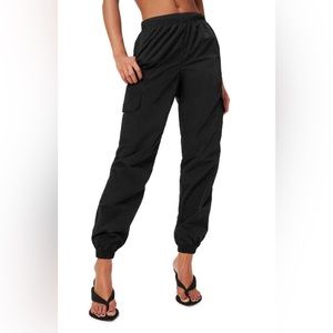 GOOD AMERICAN Essential Shine Boyfriend Cargo Pants